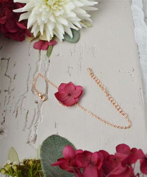 Collier avec pendentif fleur d'hortensia stabilisée