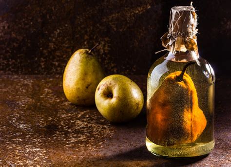 Poire d'Olivet en bouteille