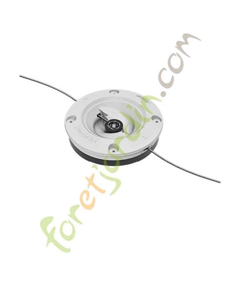 Illustration comparative : tête à fil vs. tête à lame STIHL