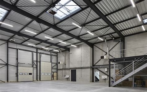 Bâtiment industriel dans un cadre rural