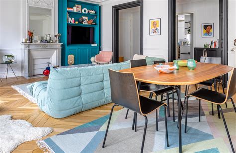 Exemple d'utilisation de bordure adhésive dans un salon moderne