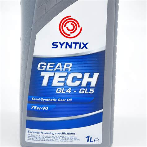 Bouteilles d'huiles pour moteur et transmission, étiquetées GL4 et GL5