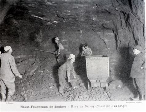 Illustration d'un mineur devant un gisement de fer dans les mines d'Astrub