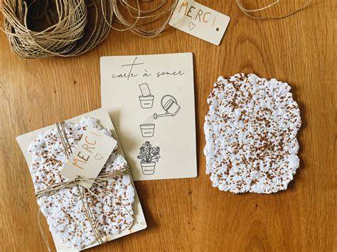 Photo de différentes cartes à planter avec des messages de remerciement