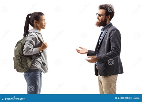 Conseiller d'orientation discutant avec un jeune étudiant