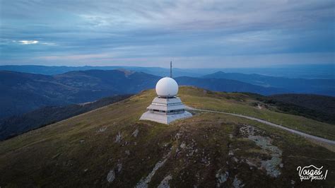 Panorama des crêtes vosgiennes depuis le sommet du Ballon d’Alsace