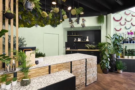 Intérieur raffiné et décoré d'une boutique de fleurs artisanale