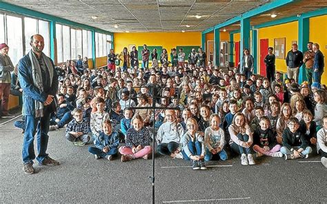 Vue aérienne de l'école publique Jacques Prévert à Lesneven