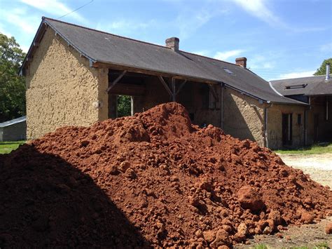 Atelier de formation à la construction en terre crue