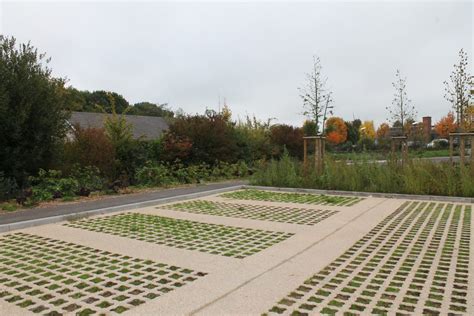 Intégration de revêtements perméables dans l'aménagement urbain