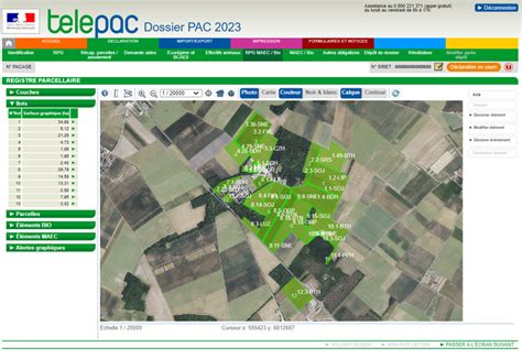 Document de déclaration PAC avec un stylo