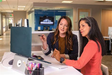 Schéma illustrant le triangle de réussite : Entreprise, Tuteur, Alternant
