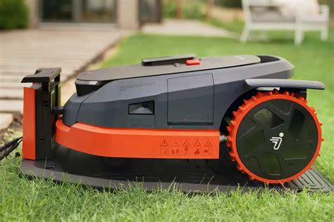 Robot tondeuse Segway Navimow H3000e en action