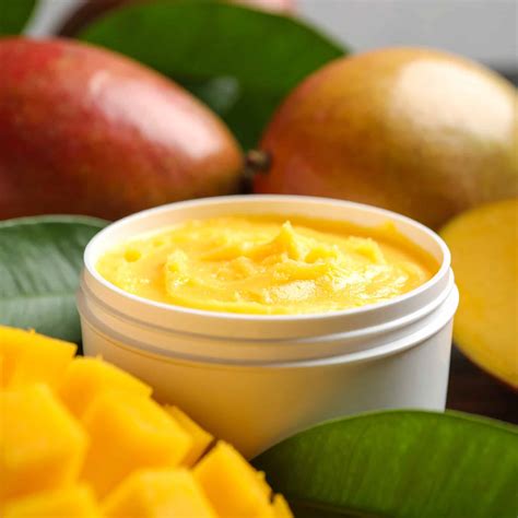 Infographie comparant les propriétés du beurre de mangue, de cacao et d'avocat