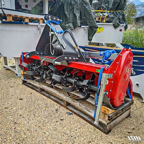 Schéma illustrant le fonctionnement d'une fraise rotative tractée