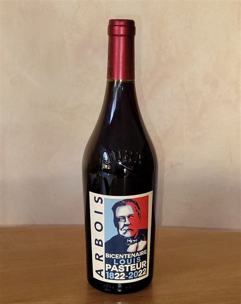 Comté et bouteilles de vin d'Arbois
