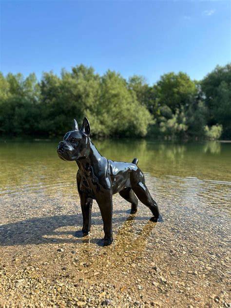 Exemple de statue d'animal réaliste en résine