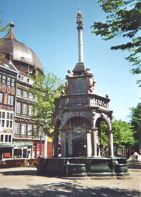 Le Perron de Liège illustré sur un timbre ancien
