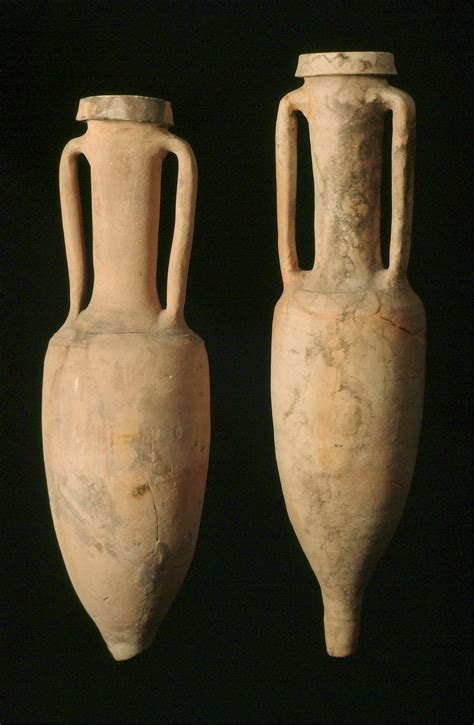 Histoire de l'évolution des contenants à vin, des amphores antiques aux bouteilles modernes