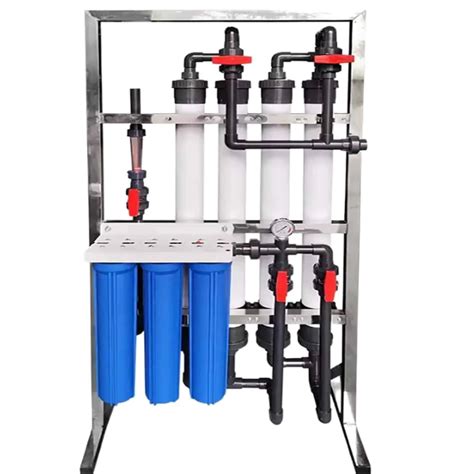 Infographie comparant les méthodes de traitement de l'eau : filtration UV vs chloration