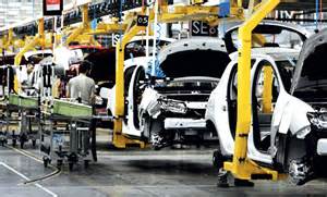 Usine de fabrication d'accessoires automobiles sur la rivière du Yangzi