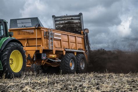 Schéma de l'épandeur de fumier avec un petit tracteur