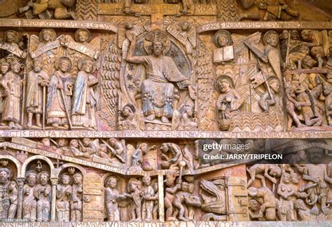 Détail architectural de l'abbatiale romane de Saint-Léonard-de-Noblat