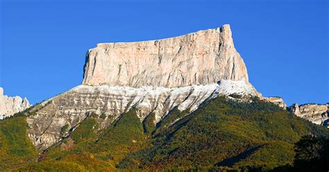 Le Mont Aiguille avec sa forme caractéristique