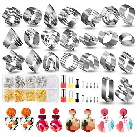Illustrations de différentes utilisations des emporte-pièces (pâtisserie, poterie, bijoux)