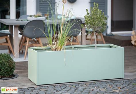 Diagramme des dimensions typiques d'une jardinière en métal