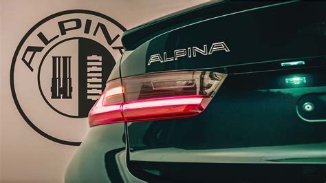 Logo Alpina et image stylisée de machines de jardinage