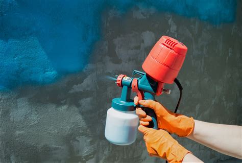 Schéma illustrant l'application transversale d'une peinture en spray sur un objet métallique