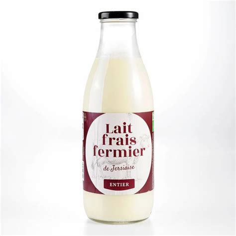 Lait frais dans une bouteille en verre