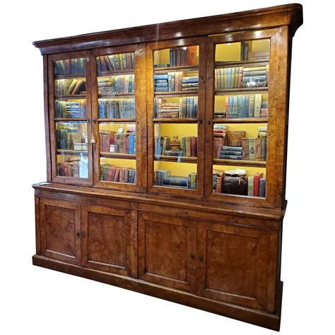 Intérieur d'une bibliothèque du 19ème siècle
