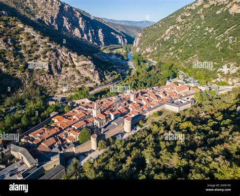 Vue aérienne des Pyrénées-Orientales