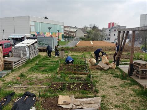 Vue d'ensemble de l'Agrocité de Bagneux avec ses aménagements écologiques
