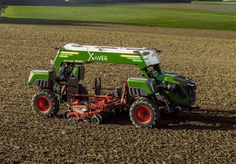 Robot agricole autonome Fendt Xaver GT en action
