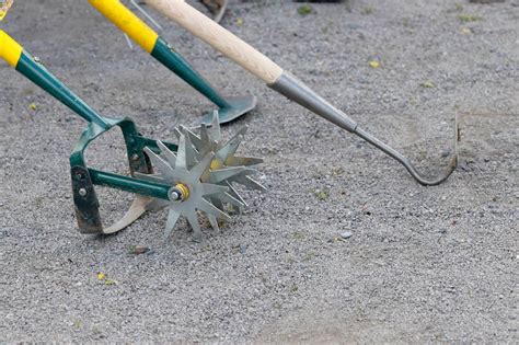 Schéma des différents types d'outils de désherbage mécanique en maraîchage