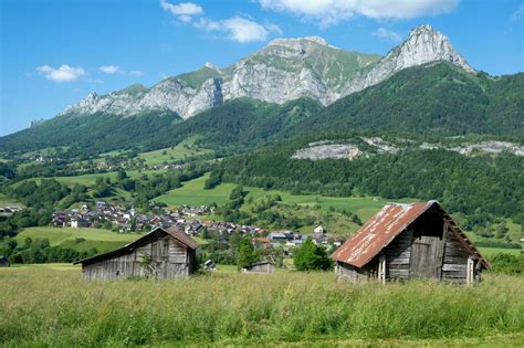 Ancienne fruitière dans le massif des Bauges