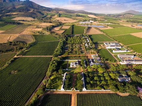 Vue aérienne du Babylonstoren Farm Hotel en Afrique du Sud