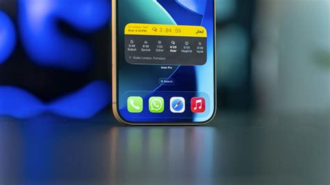 Smartphone affichant l'application UBMontaigne