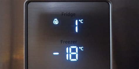 Réfrigérateur avec affichage du thermostat