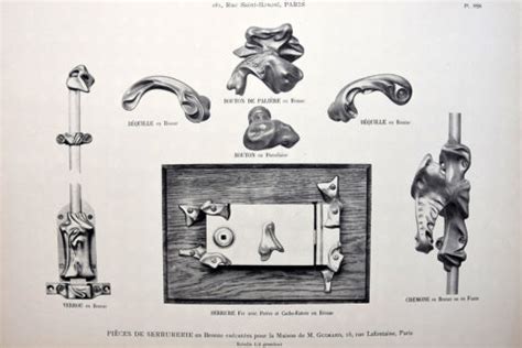 Bouton de sonnette des portes des appartements du Castel Béranger
