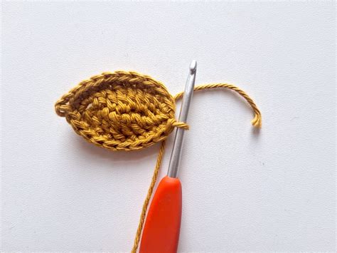 Schéma d'assemblage d'une grappe de grandes feuilles au crochet