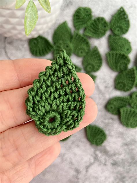 Exemple de grappe de petites feuilles au crochet