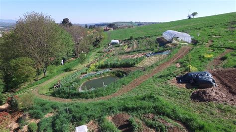 Exemple de micro-ferme permacole en France