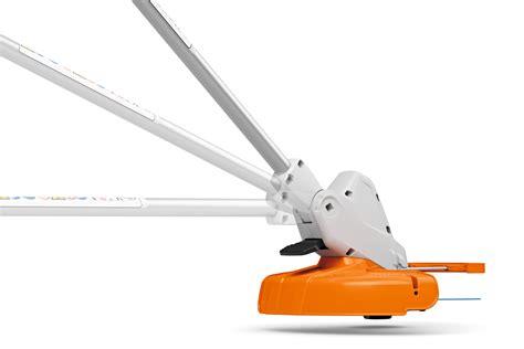 Schéma technique montrant la batterie 36V insérée dans un coupe-bordure Stihl AK System