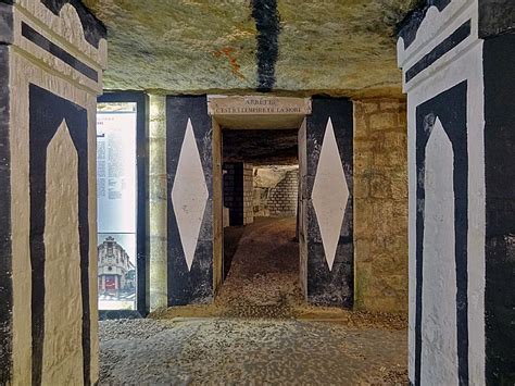 Entrée des Catacombes de Paris au pavillon Ledoux