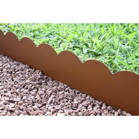 Bordure de jardin en métal au design moderne