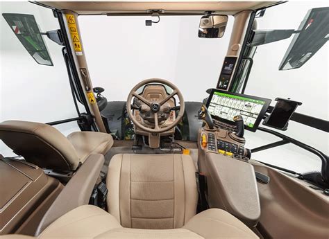 Vue détaillée du poste de conduite d'un tracteur
